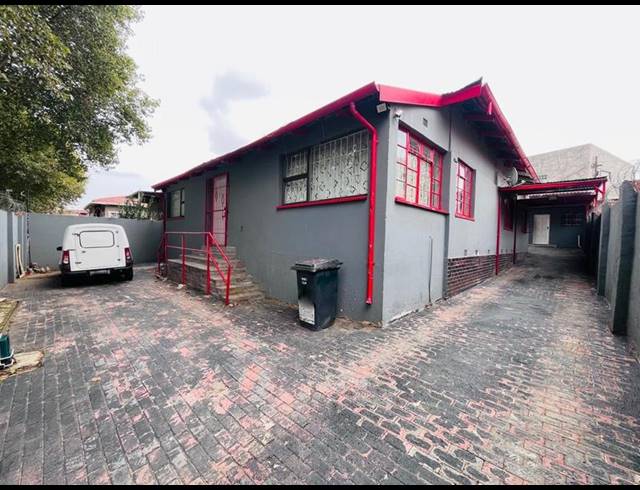 3 BEDROOM HOUSE FOR SALE IN LANGLAAGTE NORTH